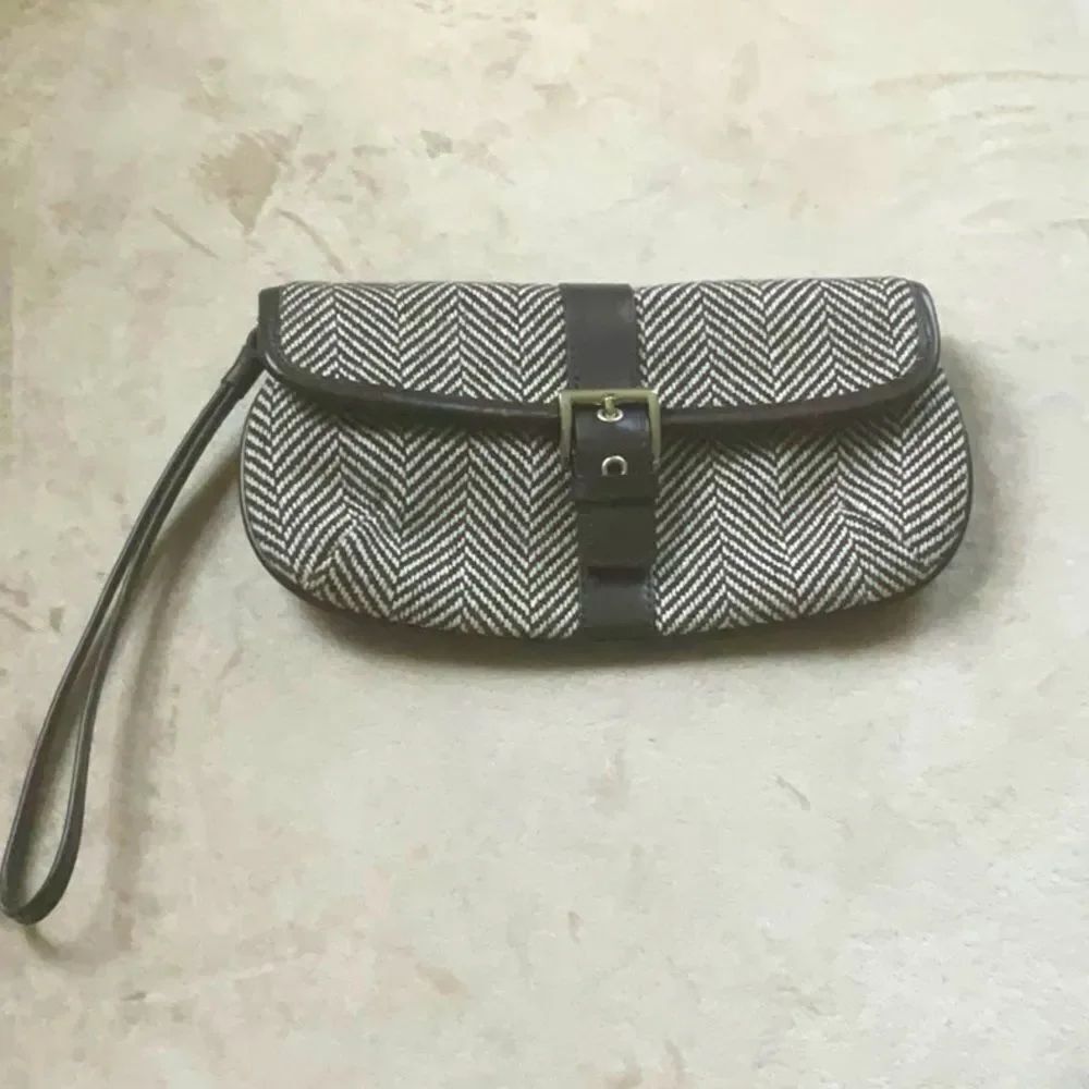 *Banana Republic* Wool Wristlet Cow hide Leather Strap & Trim EUC
